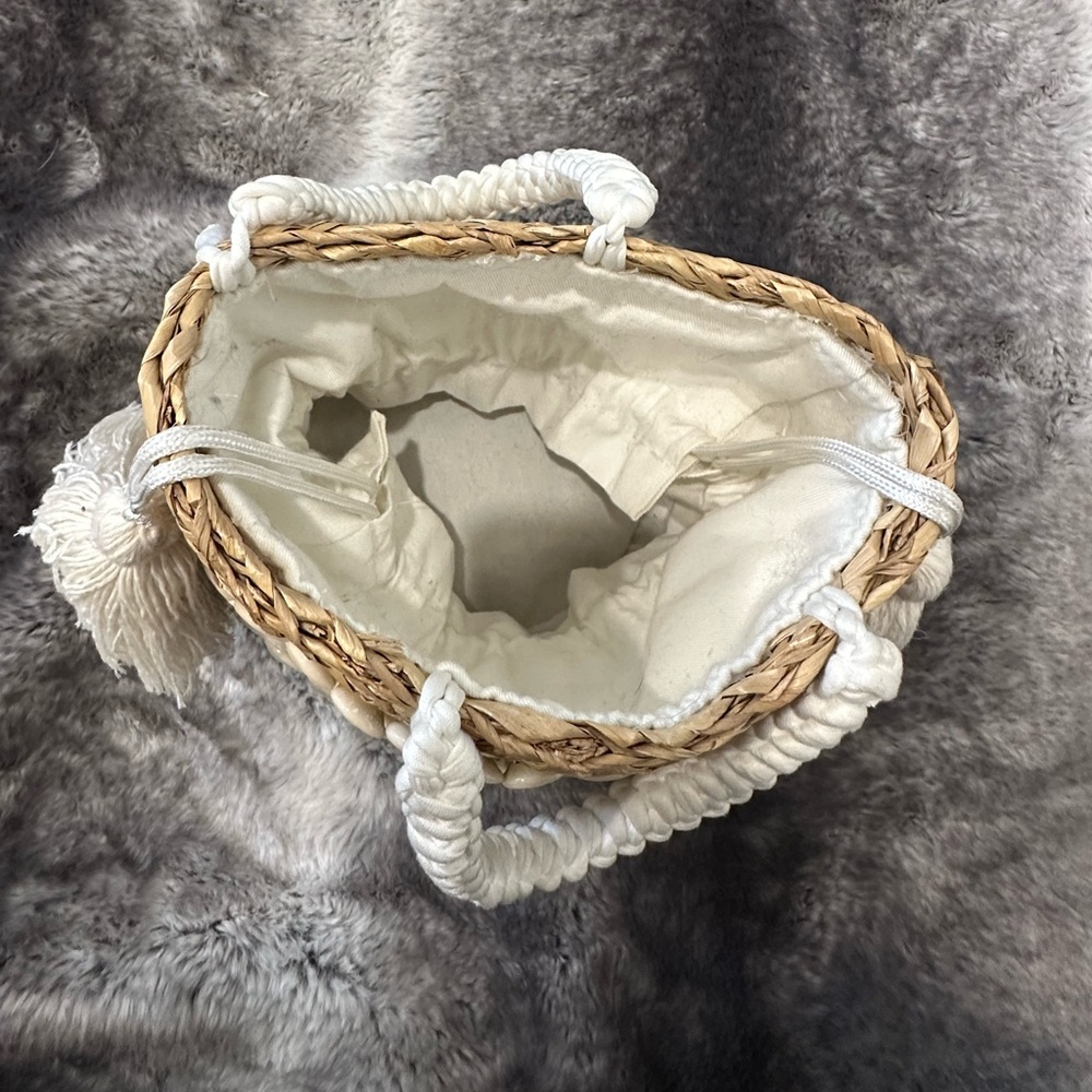 Dsw Straw & Shell Drawstring Bucket Bag - image 6